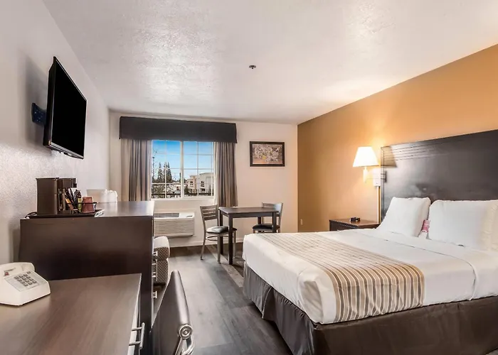 Hotel near College: Econo Lodge Corvallis Near University